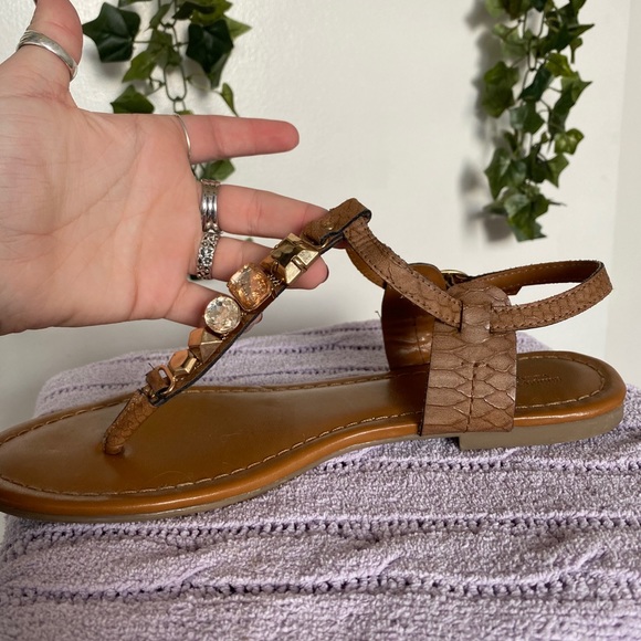 Vera Wang sandals, women’s 8 - Picture 2 of 5